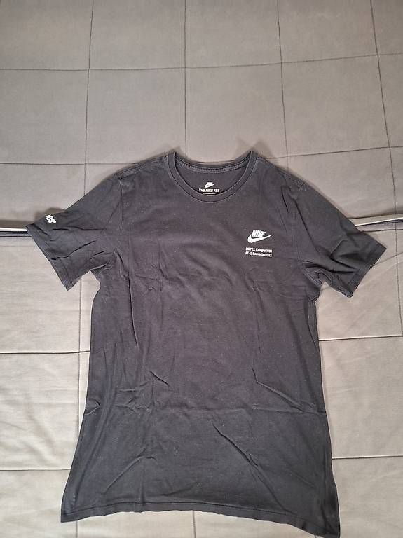 T-shirt: Nike graphic T-shirt – Usato da Kriens venduto da Jeremyt05