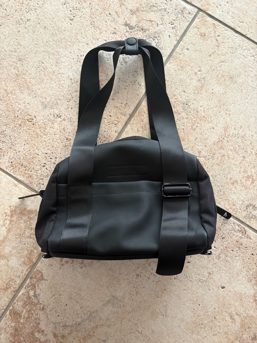 Gymshark Borse: sac gymshark everyday mini holdall  – Usato da St-Prex venduto da Chiaralop