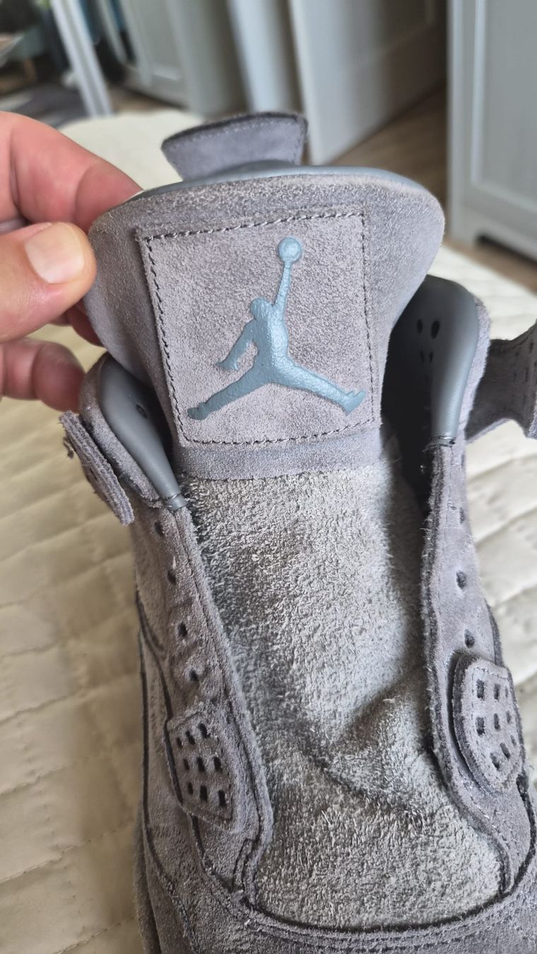 Jordan Scarpe da uomo: Jordan 4 Kaws ("Cool Grey") – Usato da Diessenhofen venduto da mra_xqx9 4