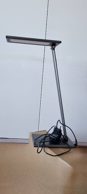 Lampade: Lampe LED de bureau Lumimart – Usato da Cheseaux-sur-Lausanne venduto da 10CHF 1