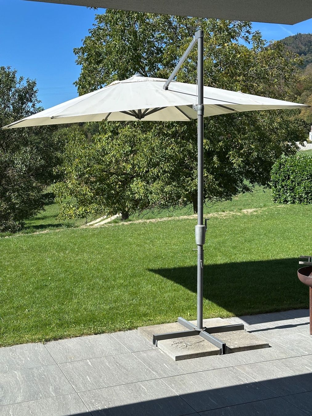Ombrelloni: Sonnenschirm 2.5x2.5m – Usato da Hägendorf venduto da hermes07 1