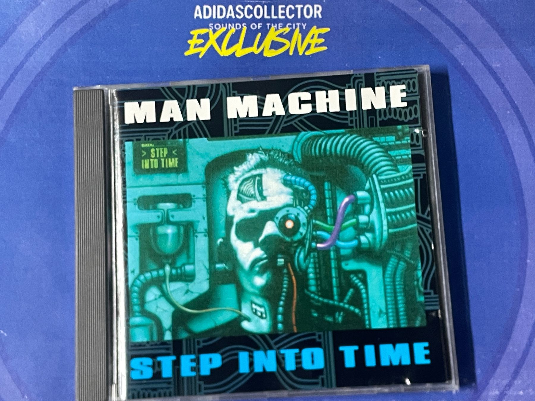 CDs: Man Machine – Step Into Time – Gebraucht aus Muri b. Bern von AdidasCollector
