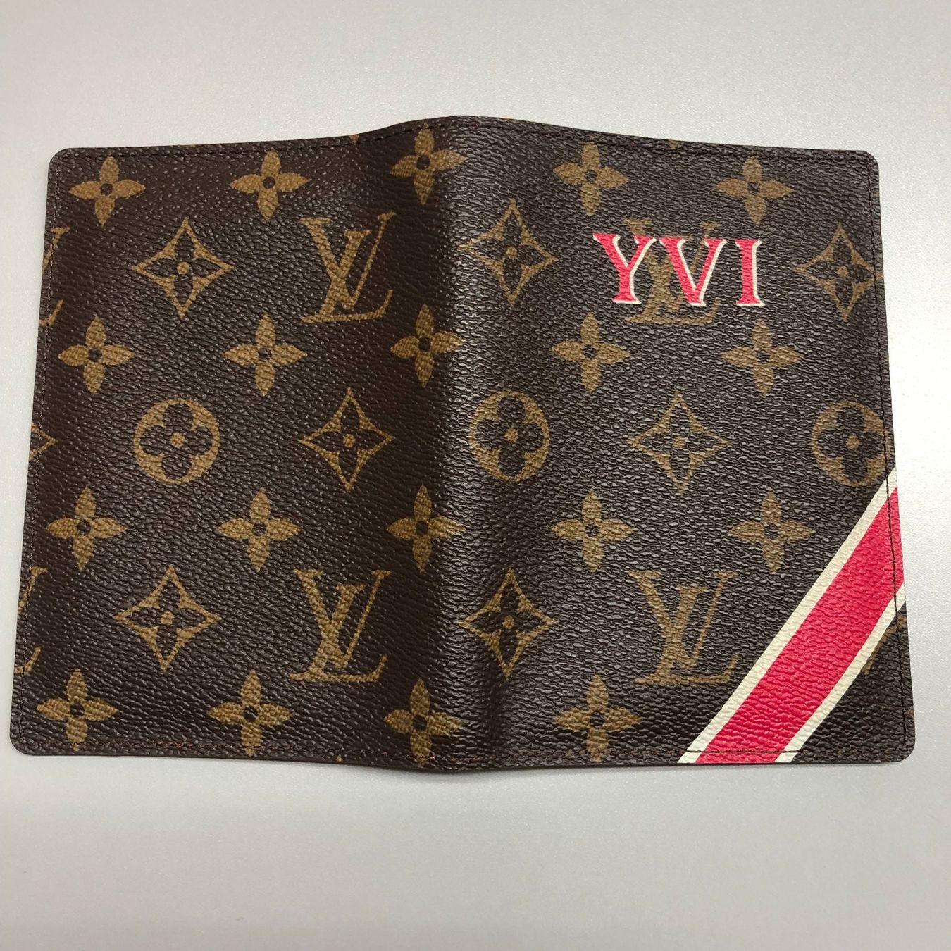Louis Vuitton Altro in  Abbigliamento & Accessori: Louis Vuitton Reisepasshülle Mon Monogram – Usato da Rossrüti venduto da LVoe 3