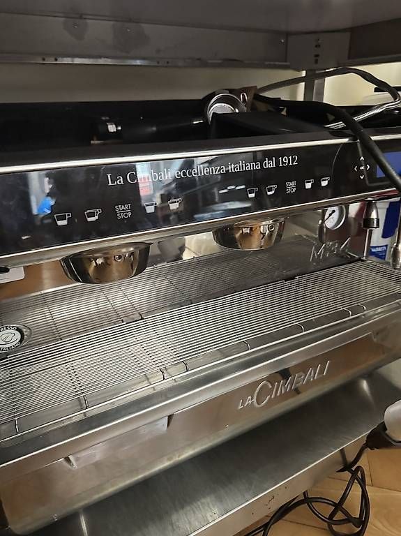 Macchine per caffè & Macchine per espresso: Cimbali Kaffeemaschine mit 2 Kolben – Usato da Zürich venduto da BijektivesGemuese 2