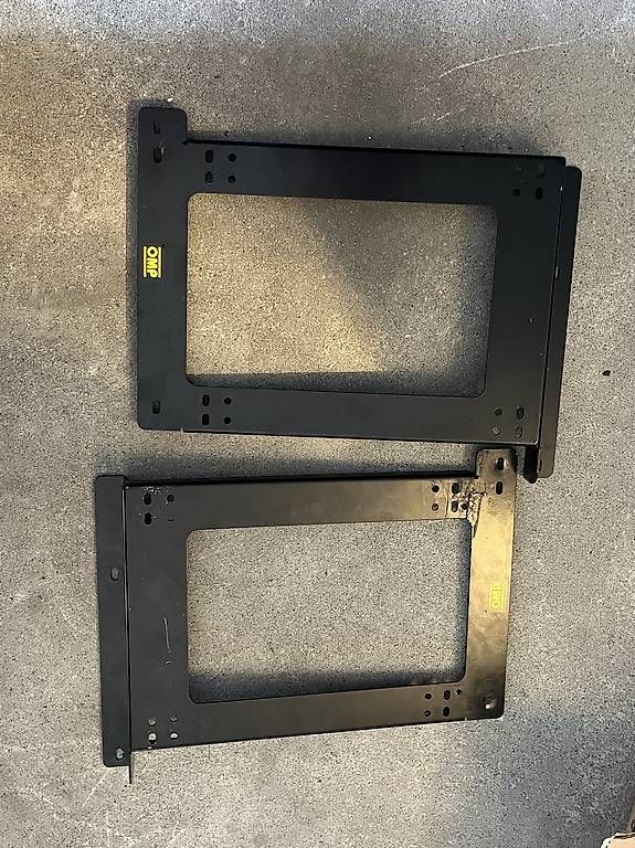 OMP Alle Autoersatzteile: Supports de siège OMP pour Clio 2 – Gebraucht aus Bouveret von jeronimooo 1