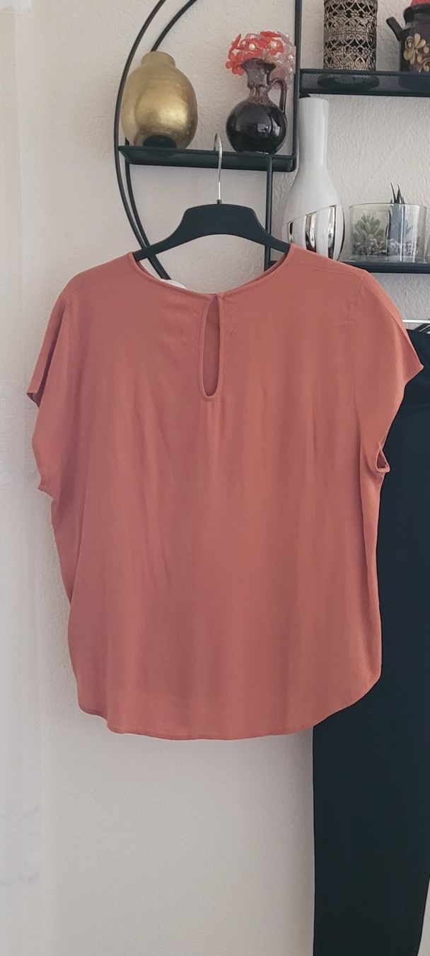 H&M Lots de vêtements: Chemise été H&M taille 44/elastique – Neuf (Voir description) à Vevey par x_y_f 1