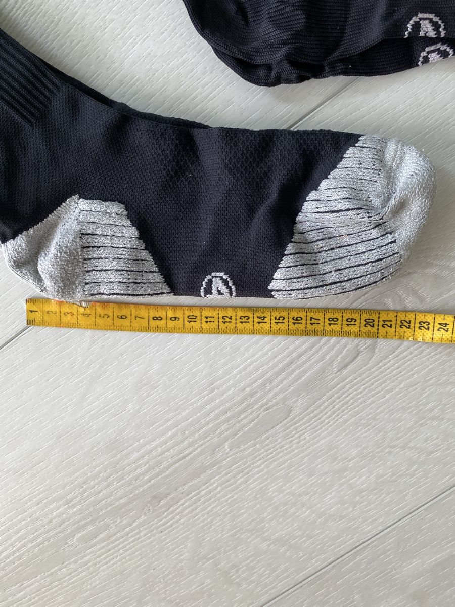 Adidas Lotti & Set di vestiti: Kleiderpaket – Usato da Strengelbach venduto da Bycy 5