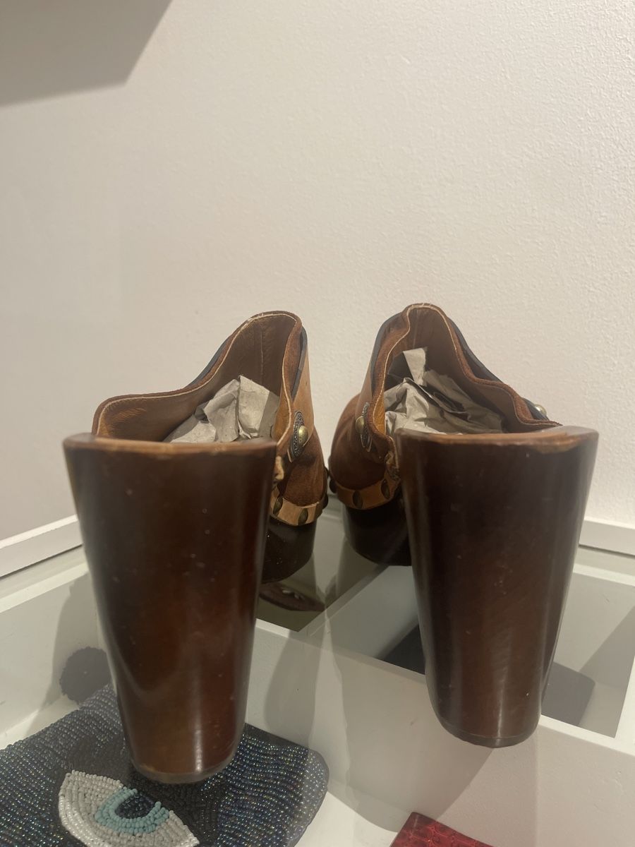 Scarpe da donna: Sabots compensés vintage en daim marron taille 40 – Usato da Lausanne venduto da Mode_350 4