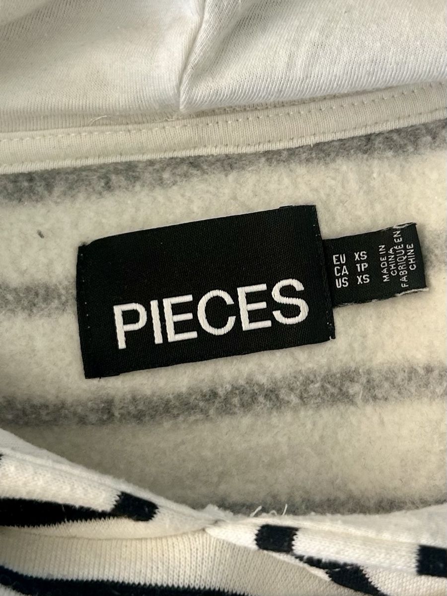Maglioni & Felpe: Sweat à capuche Pieces – Usato da Cornol venduto da zouzoupet 3