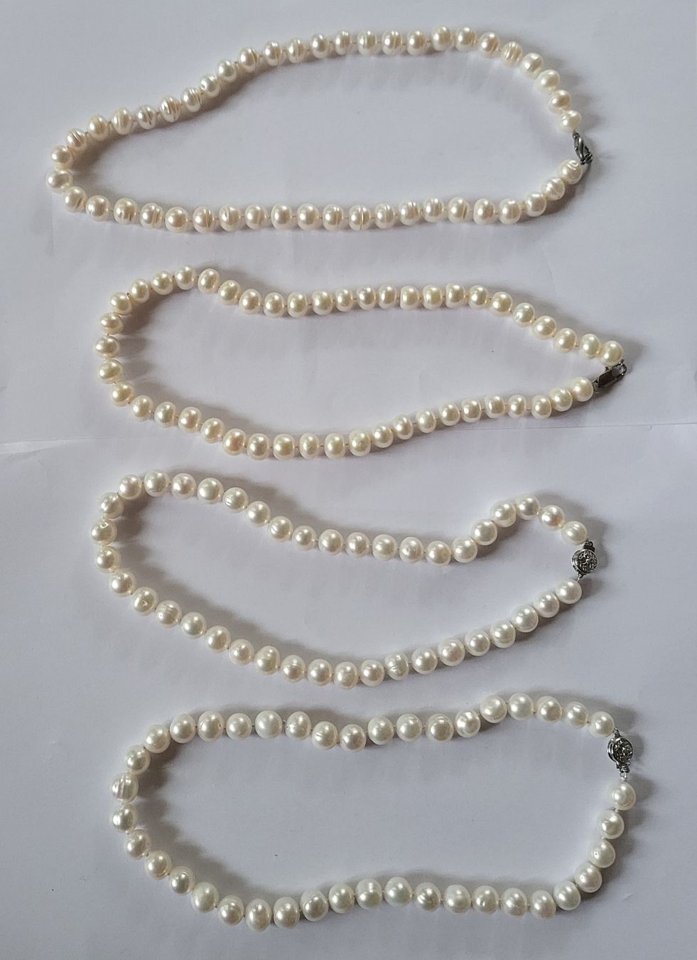 Catenine: 4 Superbe collier de perles  fermoir argenté.  – Usato da Niedergösgen venduto da Eva2410
