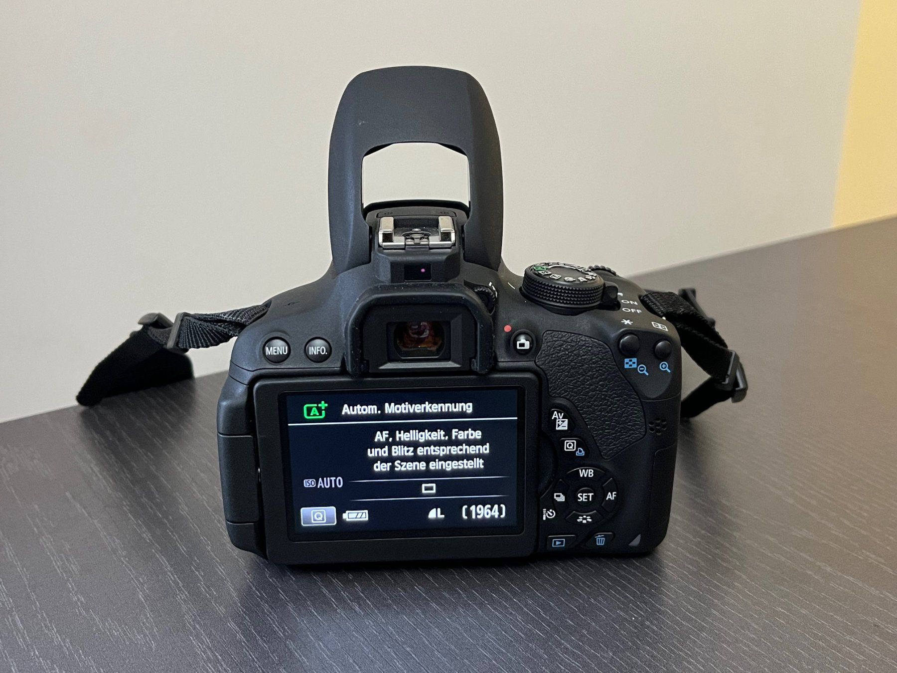 Canon Kamera: Digitale Spiegelreflexkamera Canon EOS 700D – Gebraucht aus Niederuzwil von Sonne026 1