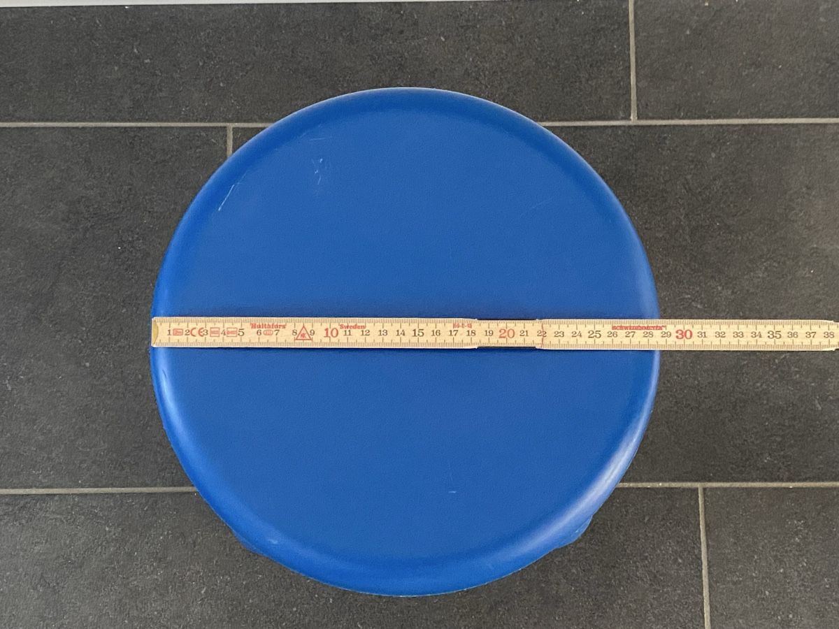 Ikea Tabourets: IKEA Hocker blau Kinder MAMMUT 30 cm Höhe – D'occasion à Flawil par Vera44 1