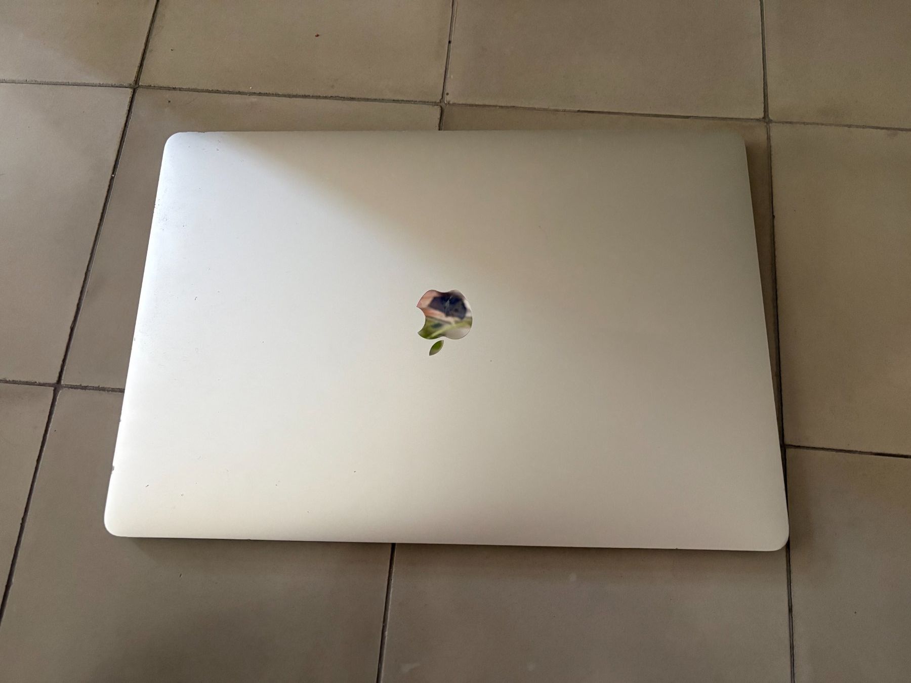 Apple Notebooks: MacBook Pro 15 Zoll (2019) – Gebraucht aus Zürich von wessywok 1