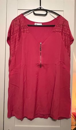 • Bluse mit Spitze •
