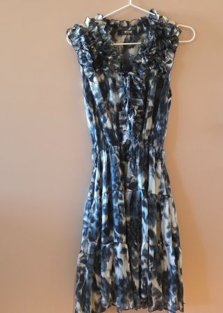 Luftiges Sommerkleid von MORGAN-Blumenmuster, Volant-Kragen