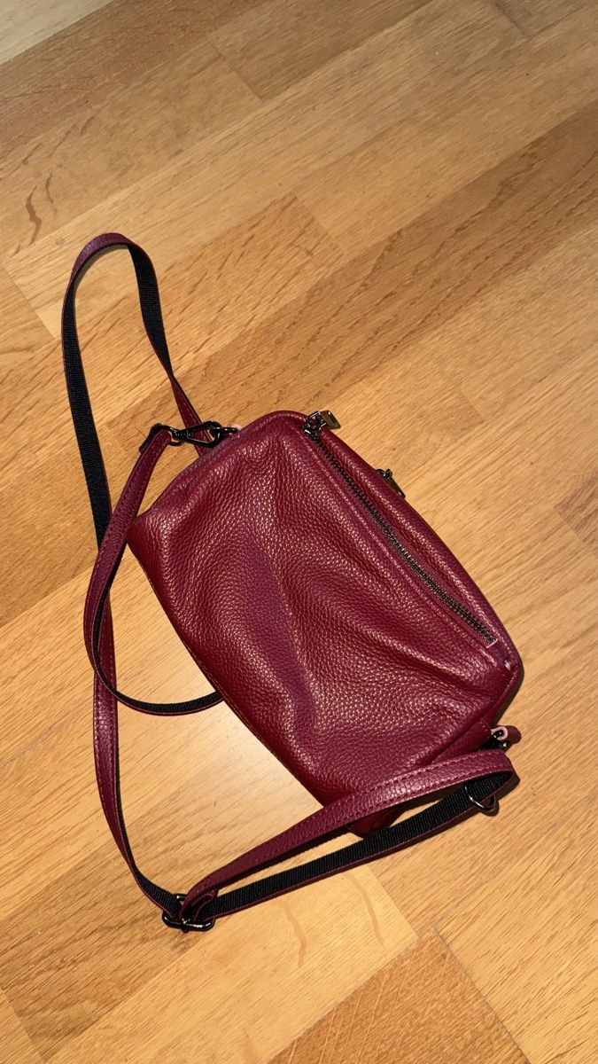 Borse da donna: Schöne Echtledertasche, dunkelrot. – Nuovo (secondo la descrizione) da Gümligen venduto da morticiaaddams 1
