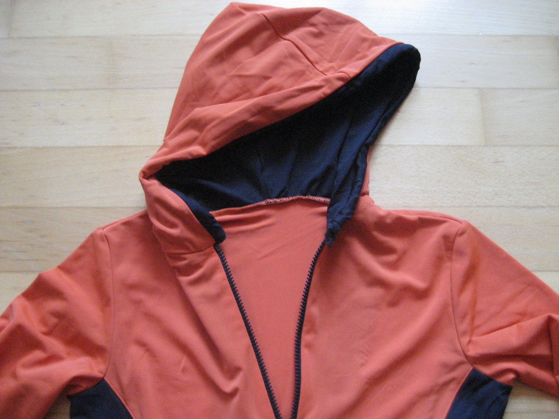 Giacche: Tolle Jacke, col. orange/schwarz – Usato da Unterengstringen venduto da Olifant4 2