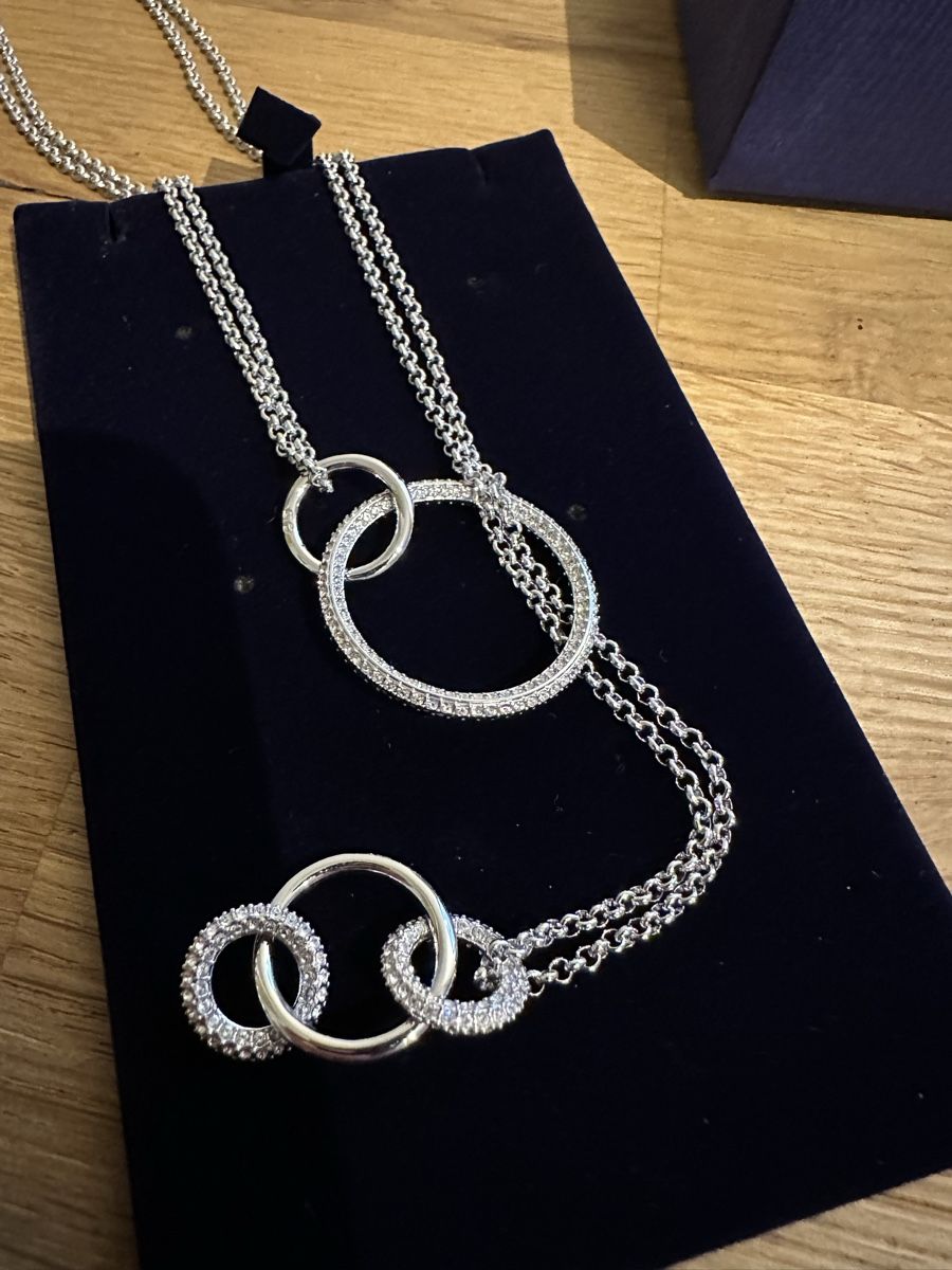 Swarovski Colliers: Swarovski Kette Neu – Neuf avec emballage d'origine à Gerlafingen par Uragano