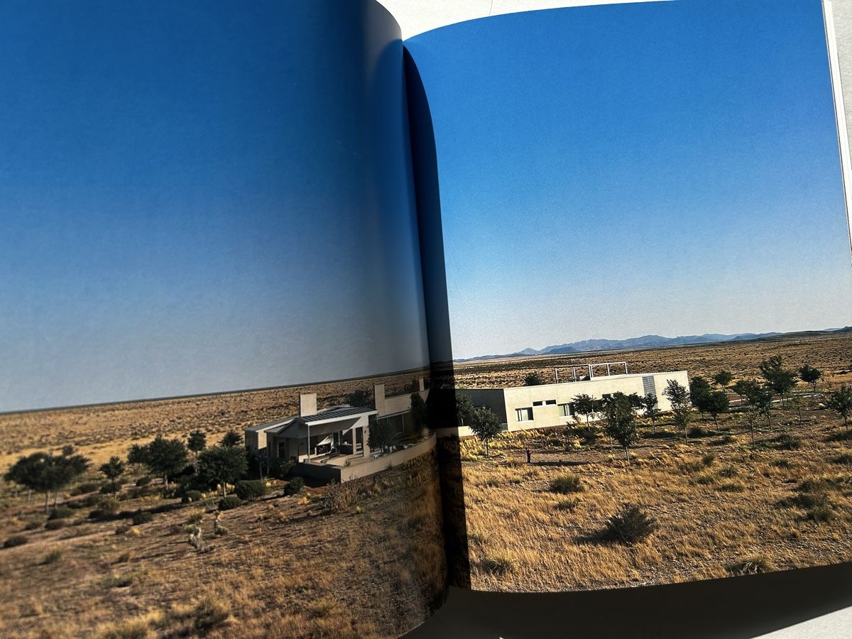 Libri: Crowley by Carlos Jimenez: Architecture Book, Judd Marfa – Usato da Zürich venduto da Coffeetable88 1