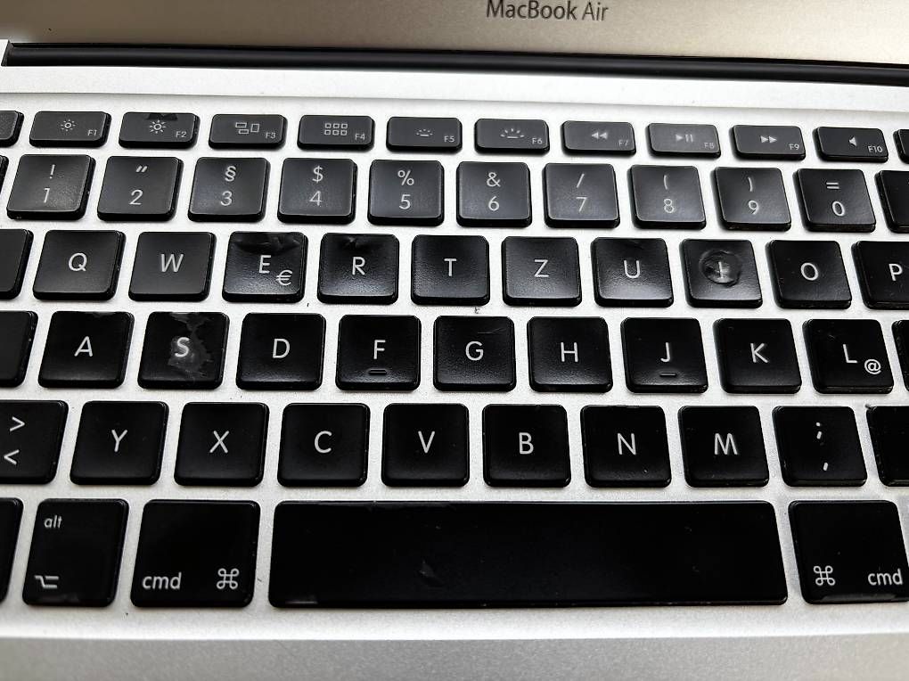 Apple Notebook: MacBook Air (13-inch, Mid 2011) – Usato da Binningen venduto da huali 2