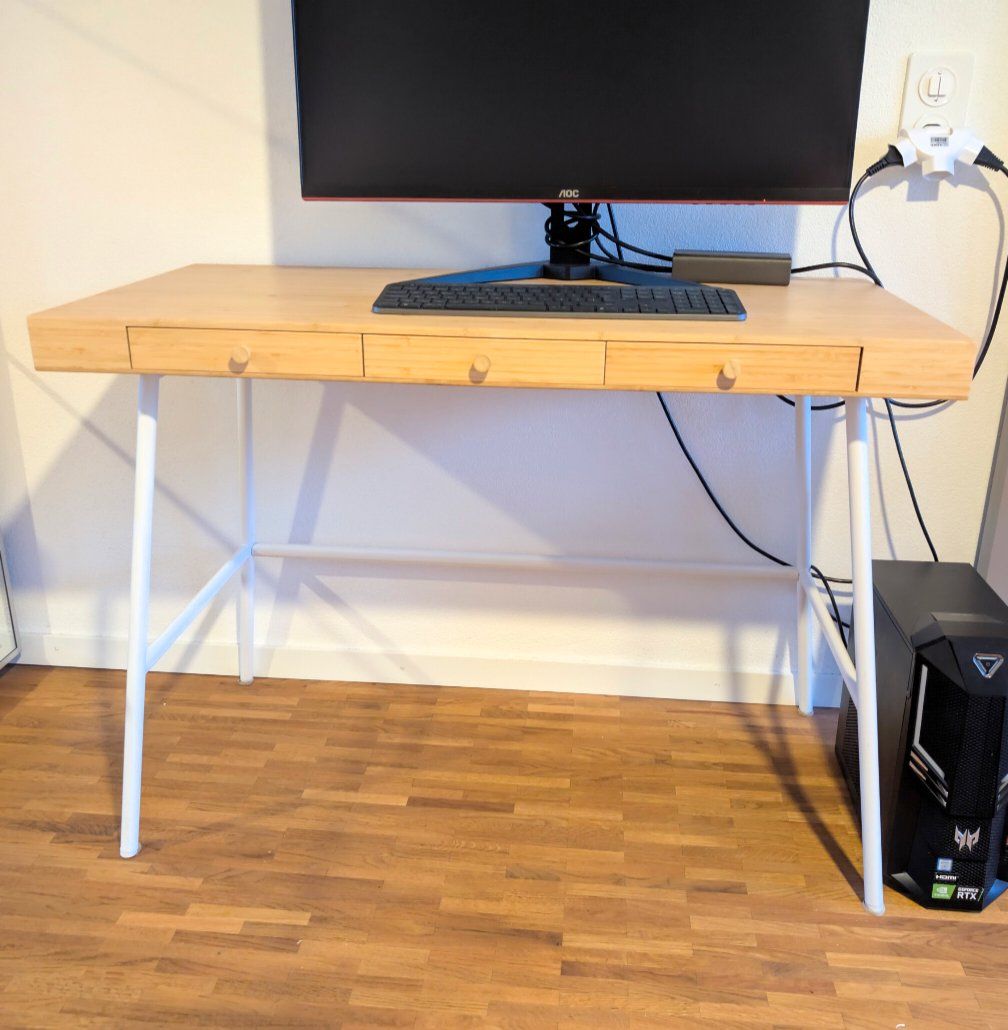 Ikea Scrivanie: WUNDERSCHÖNER SCHREIBTISCH & BÜROSTUHL – Usato da Zürich venduto da Brunsketti 2
