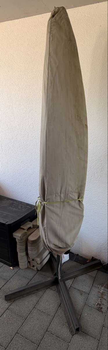 Sonnenschirme: Sonnenschirm Hängeschirm braun mit Schutzhülle – Gebraucht aus Büsserach von hua_1993 3