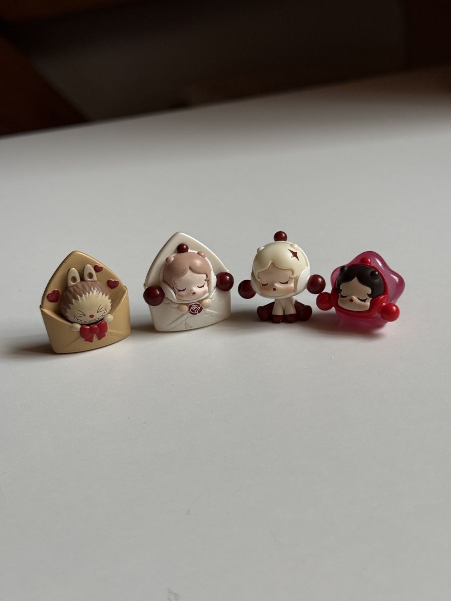 Pop Mart Statuette: Pop Mart Pop Bean Sammlung – Nuovo (secondo la descrizione) da Lenzburg venduto da Krishi
