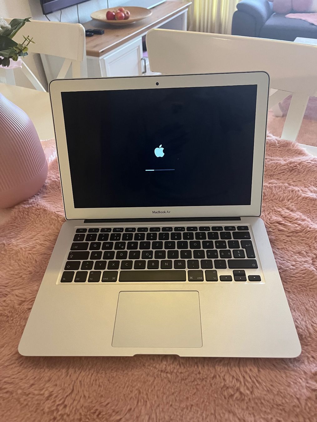 Apple PC: MacBook Air (2017) mit Ladegeräte – Usato da Wohlen AG venduto da Sander.D 3