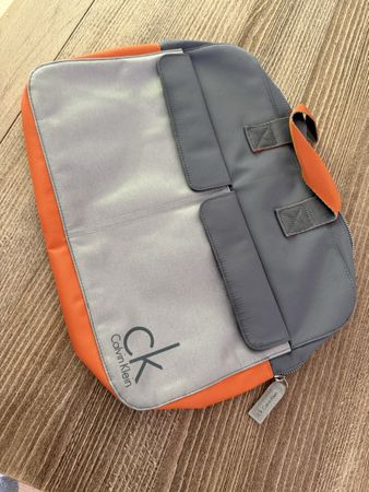Calvin Klein Laptop-Tasche – grau/orange