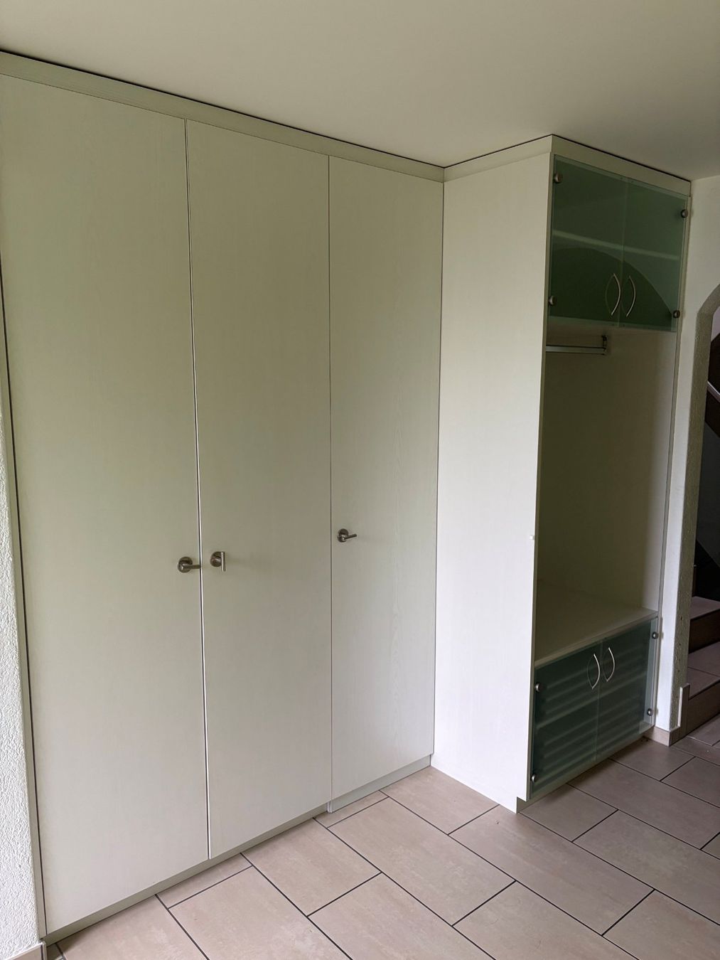 Garderobe: Garderobenschränke – Gebraucht aus Sins von mar_2pfb