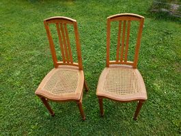 2 chaises en cannage traditionnel