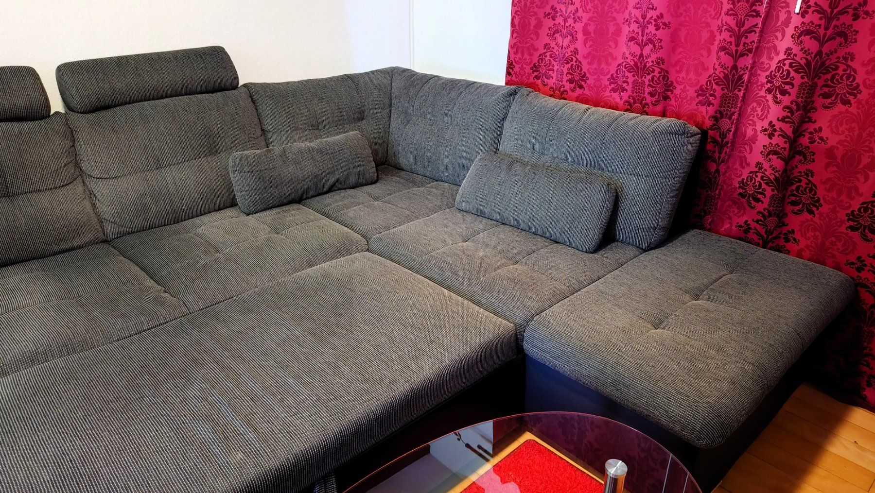 Divani: Grosses Sofa / Bettsofa mit Bettzeugkasten + Salontischli – Usato da Luzern venduto da sandy-mary 2