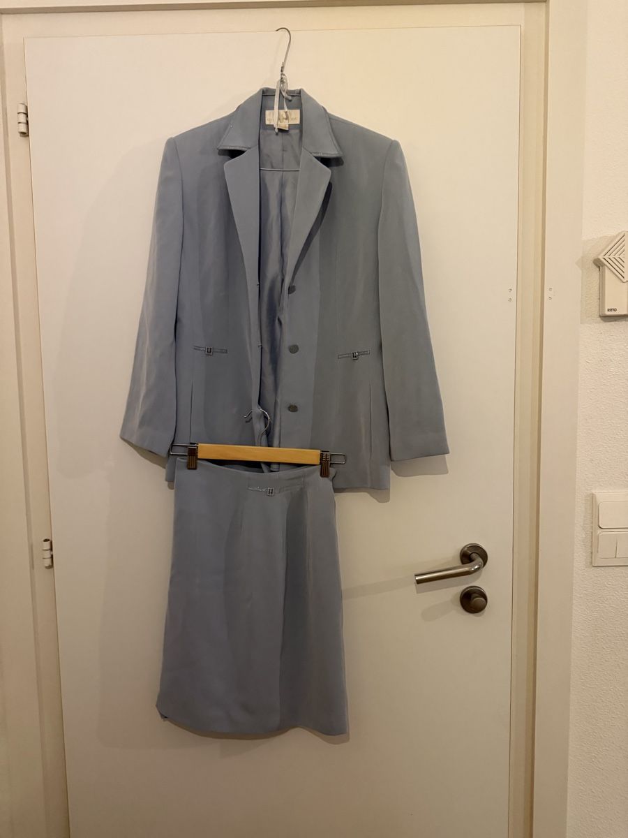 Completi & Tailleur: Tailleur Un jour Ailleurs  – Usato da Versoix venduto da wen_75xm