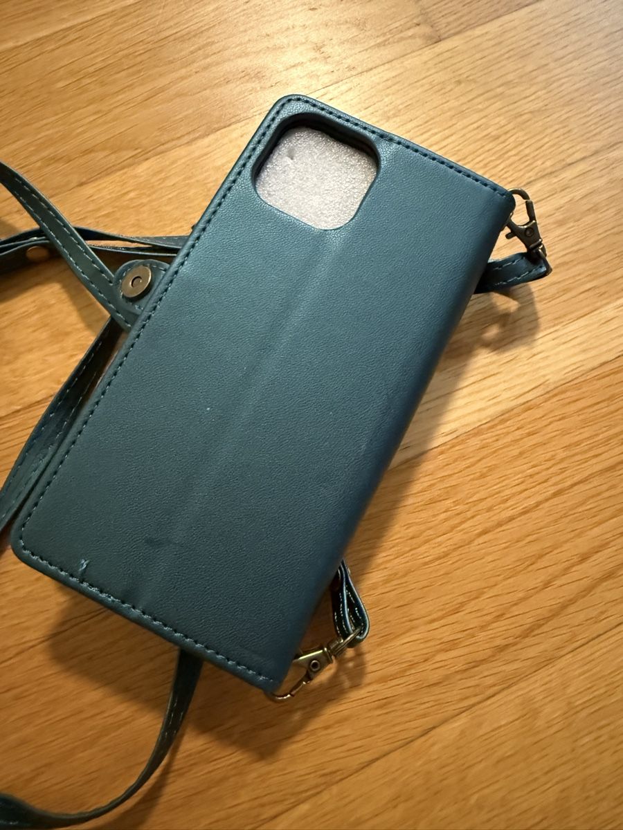 Cover & Protezioni schermo: 2 Iphone 13 Hüllen, neuwertig! – Nuovo (secondo la descrizione) da Lenzburg venduto da car_pzg8 1