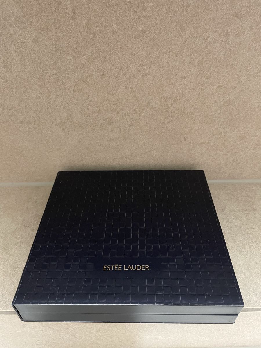 Estée Lauder Make-up: Lauder Make up Palette Lidschatten – Gebraucht aus Unterägeri von sen_5yzr