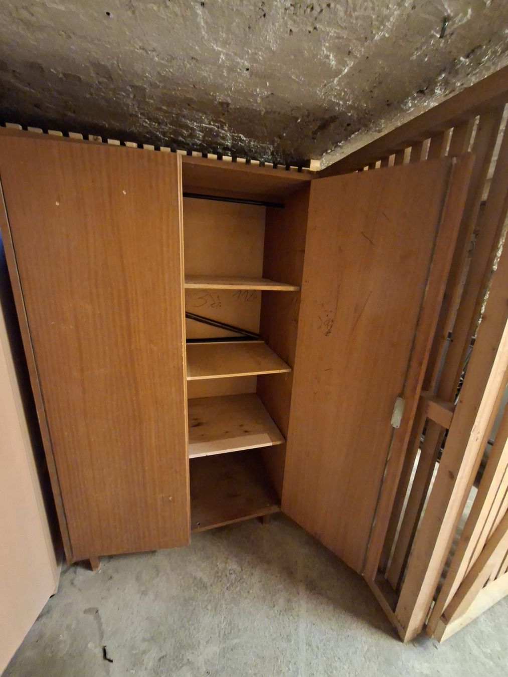 Schränke: Schrank – Gebraucht aus Laupersdorf von Alpenluft17 1