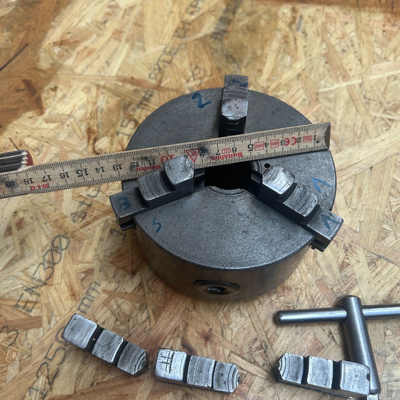 Tous les outils: Dreibackenfutter D130 für Schaublin 90 oder 102 W20 Flansch – D'occasion à Untersiggenthal par sinamoll 1