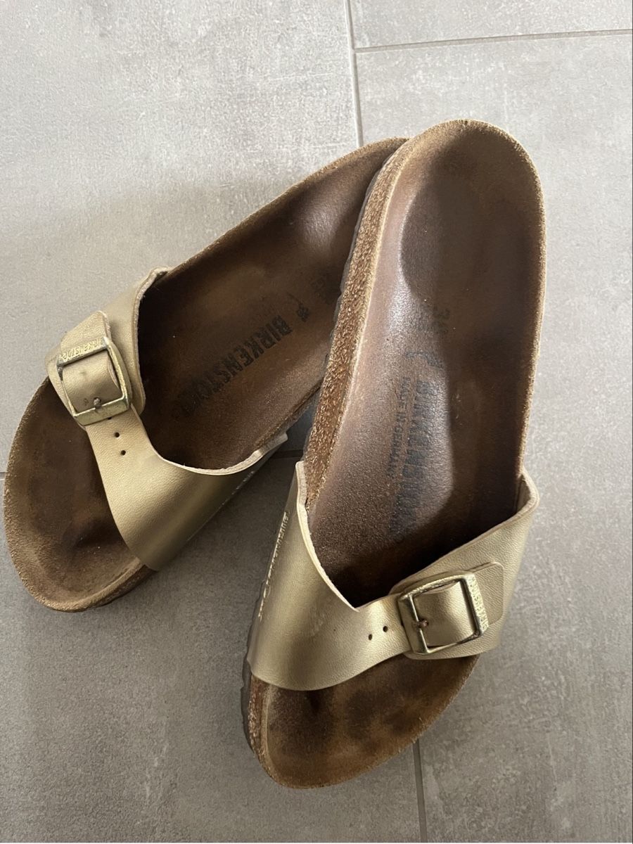 Birkenstock Scarpe da donna: Birkenstock Madrid in Gold – Usato da Bern venduto da lo.la