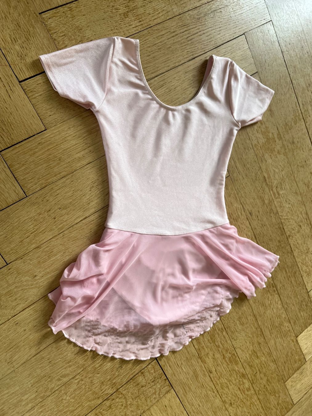 Scarpe, pantaloni & magliette da ginnastica: Ballettkleid Vicard 128 - 140 – Usato da Beinwil am See venduto da brigittehug 1
