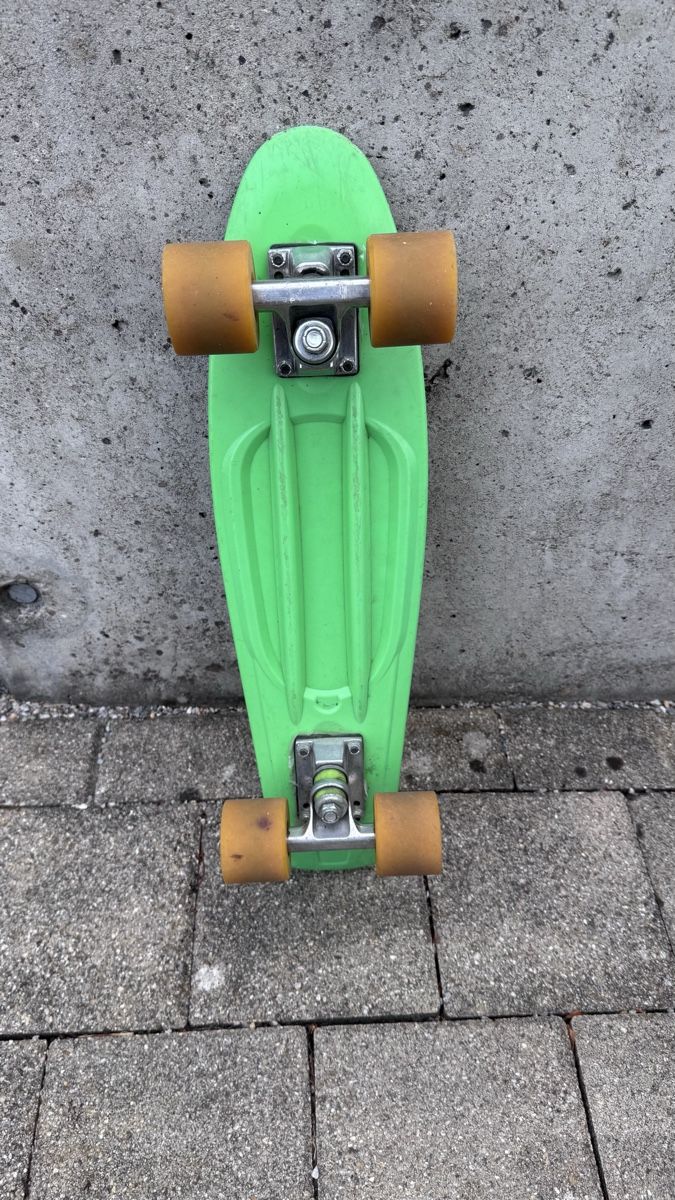 Penny Skateboards Skateboards: Penny Board hellgrün gebrauchter Zustand – Usato da Wolfhausen venduto da ResalePoint 2
