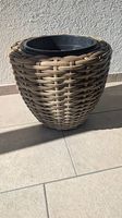 Blumenkübel in Rattan-Optik