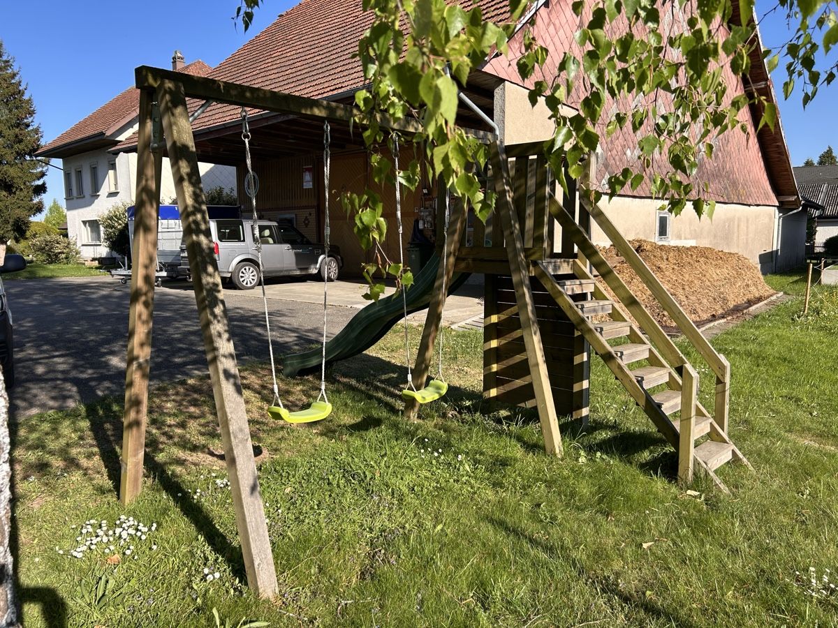Altre altalene da giardino: Spielturm Kinderschauckel – Usato da Wolfwil venduto da Simco01