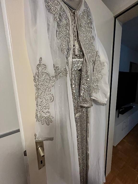 Kleider: Arabisches Kleid – Gebraucht aus Glattbrugg von mir_vx2c