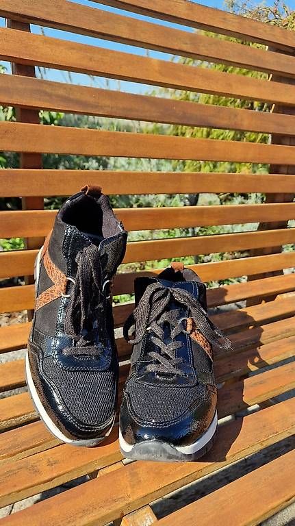 Damenschuhe: Turnschuhe 40 – Neu und originalverpackt aus Thun von anjagraf 2