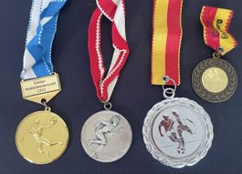 4 Medaillen - Sportpreise - 1983 1987 2002