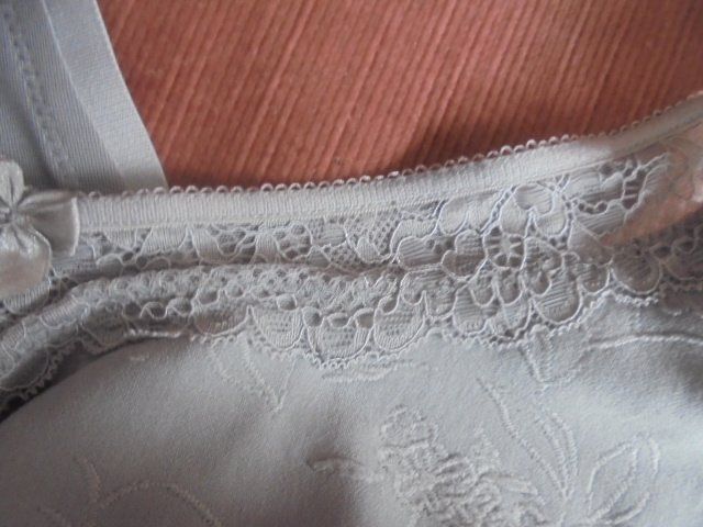 Altra biancheria intima: BH Gr. 120 Lavendel mit Spitze – Nuovo (secondo la descrizione) da Hinwil venduto da Glasperlen 6