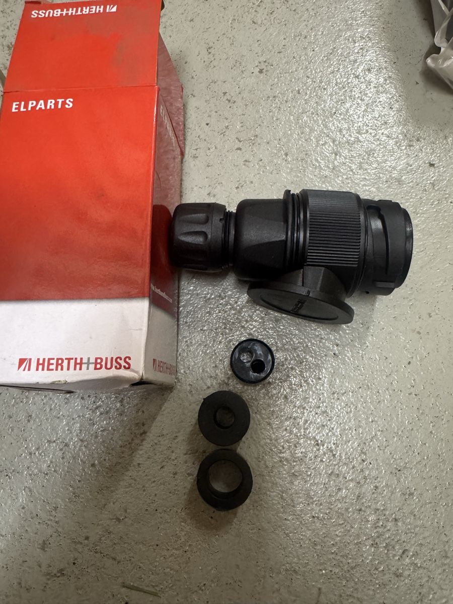 Toutes les pièces auto: 13 pol Stecker – Neuf (Voir description) à Emmenbrücke par Laurelo 1