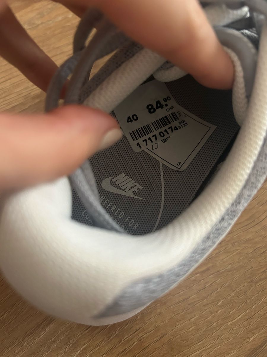 Nike Scarpe da donna: Nike Tanjun Laufschuh grau  neu – Nuovo (secondo la descrizione) da Jona venduto da Livibiwi 3