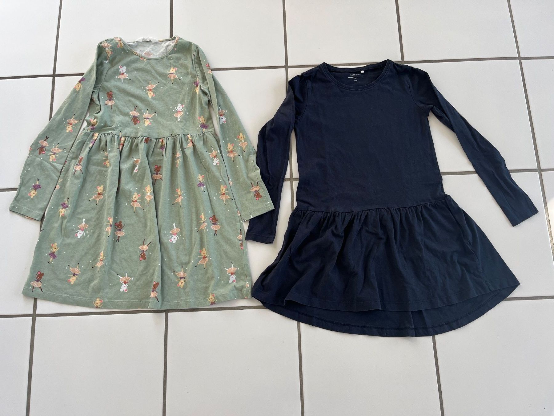 Ensembles coordonnés: 6-teiliges Kleiderpaket Gr. 134 – D'occasion à Flurlingen par absh 3