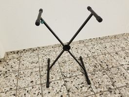 K&M keyboardständer black per knopfdruck höchenverstelbar